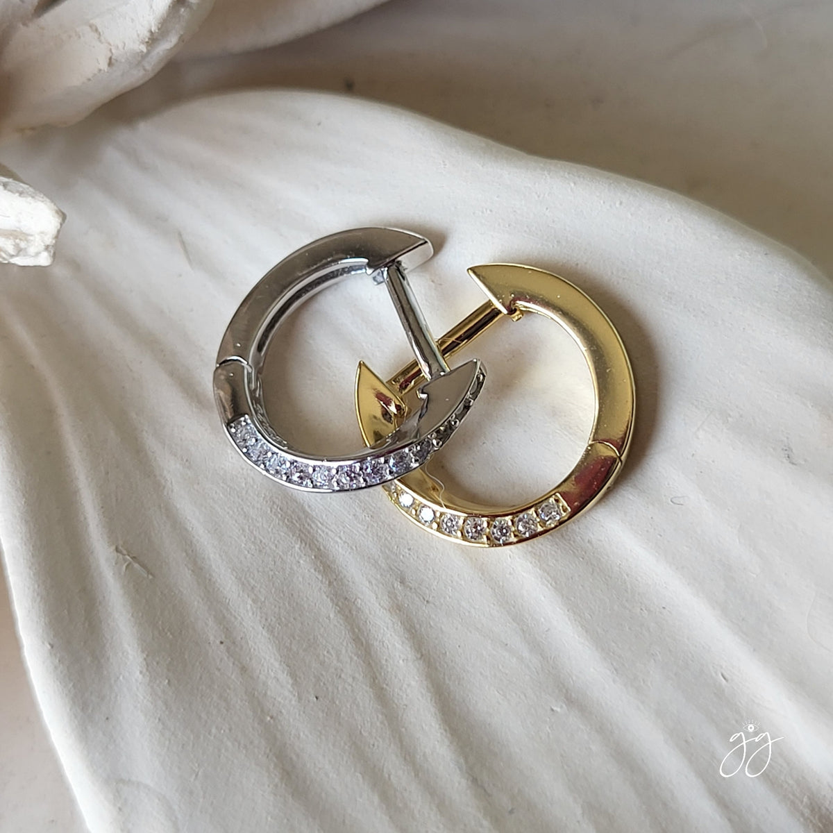 Twist & Sparkle Huggies Hoop Earrings: 925 Sterling Silver & Gold